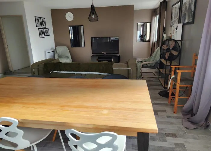 Spacieux Et Lumineux Bréhal